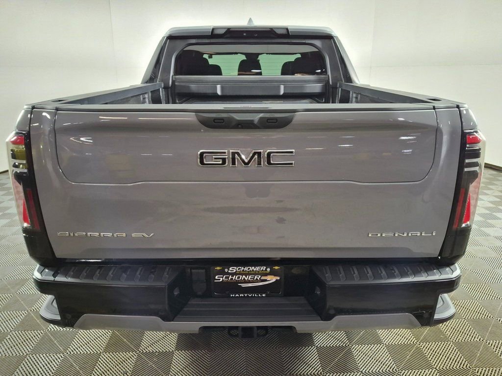 Used 2025 GMC Sierra EV Denali image 4