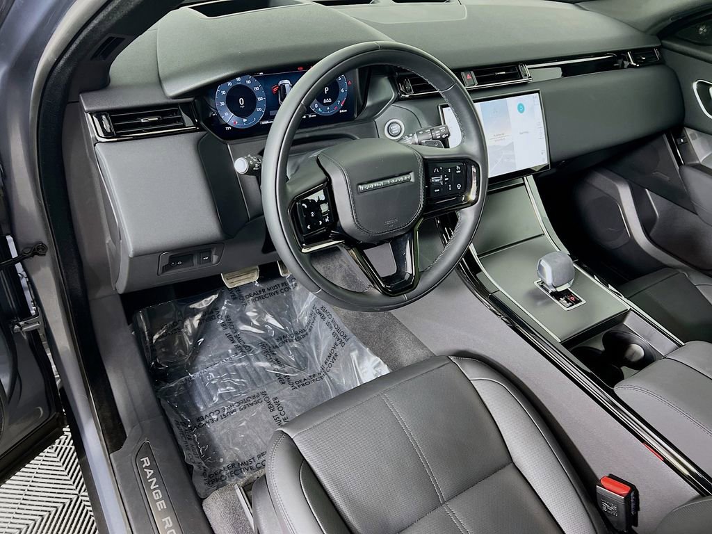 Used 2025 Land Rover Range Rover Velar Dynamic SE image 9
