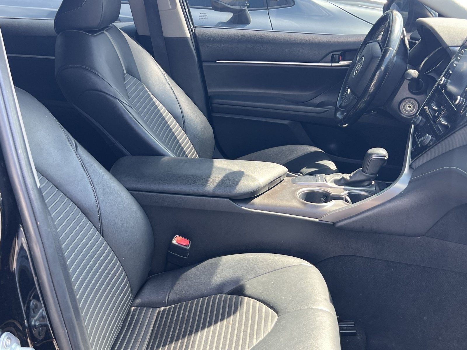 Used 2022 Toyota Camry SE FWD image 23