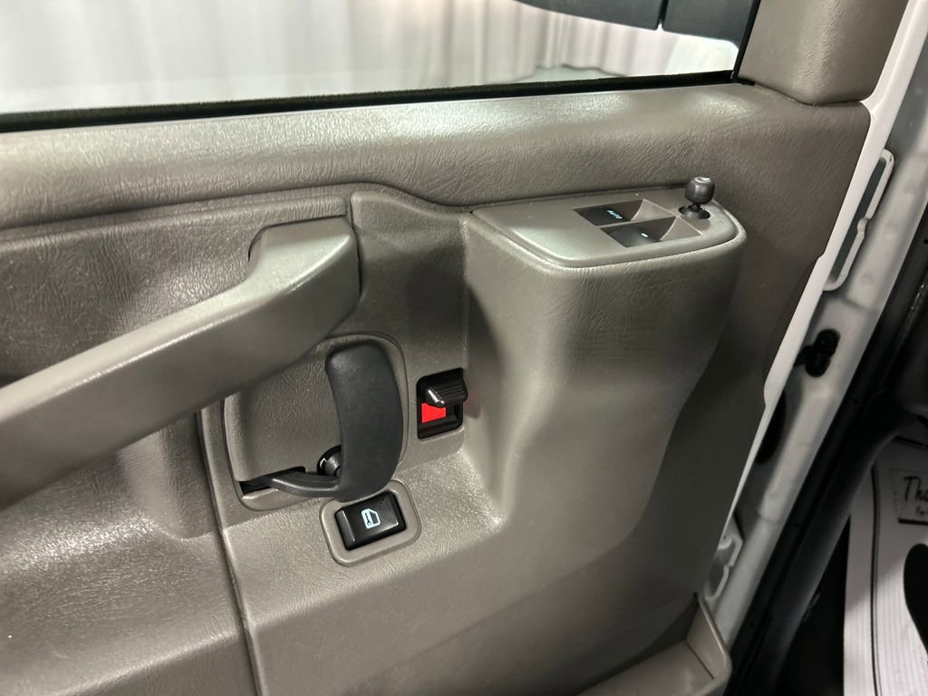 Used 2024 GMC Savana 2500 w/ Driver Convenience Package image 13