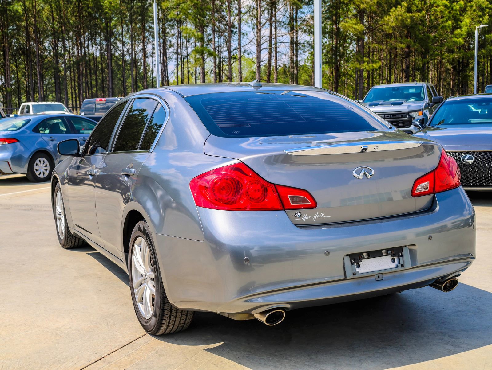 Used 2013 INFINITI G37 x w/ Premium Pkg image 4