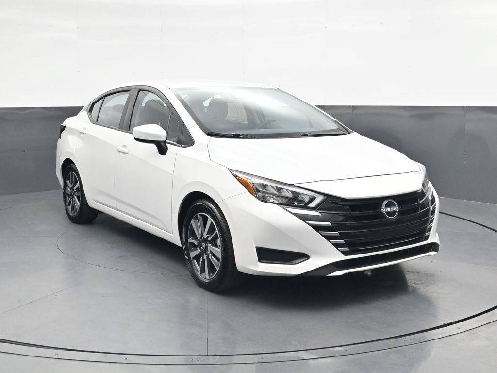 Used 2025 Nissan Versa SV FWD image 2