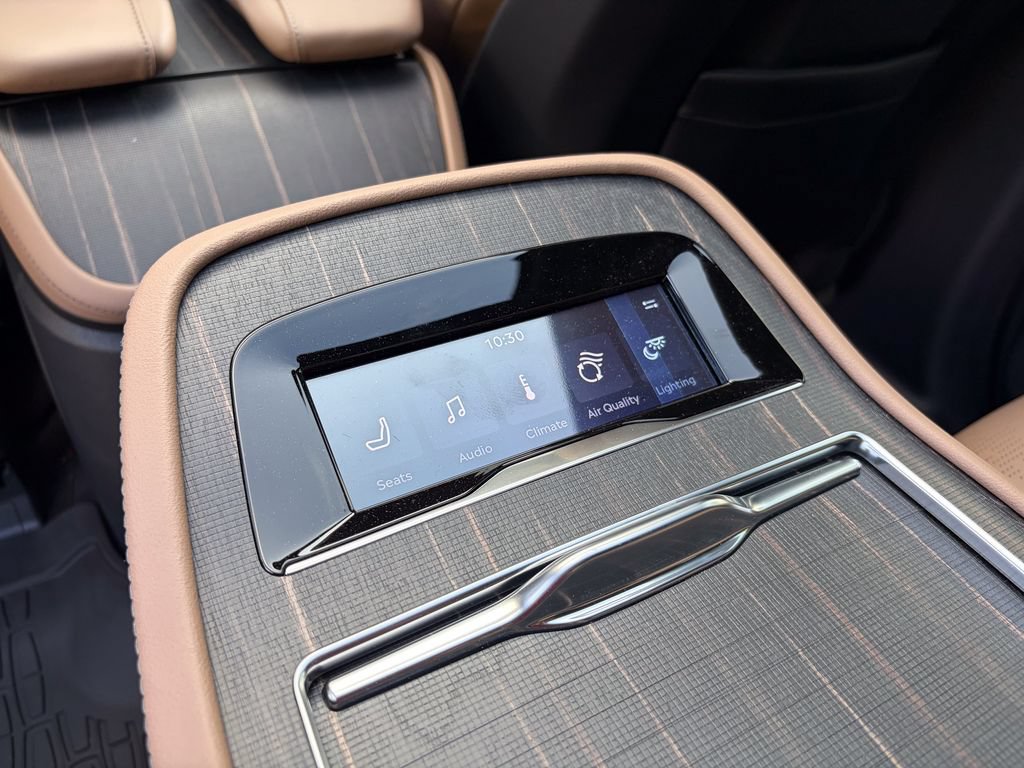 New 2027 Lincoln Navigator Black Label AWD/4WD image 70