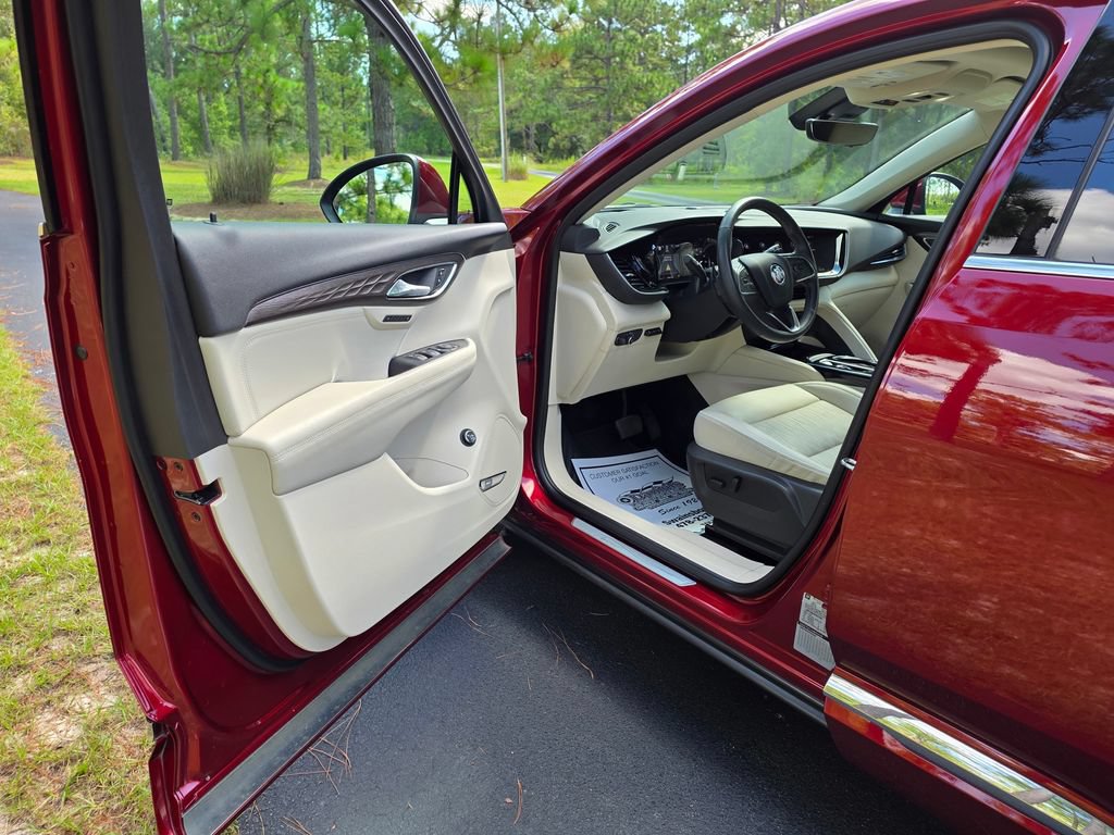 Used 2023 Buick Envision Avenir FWD image 10