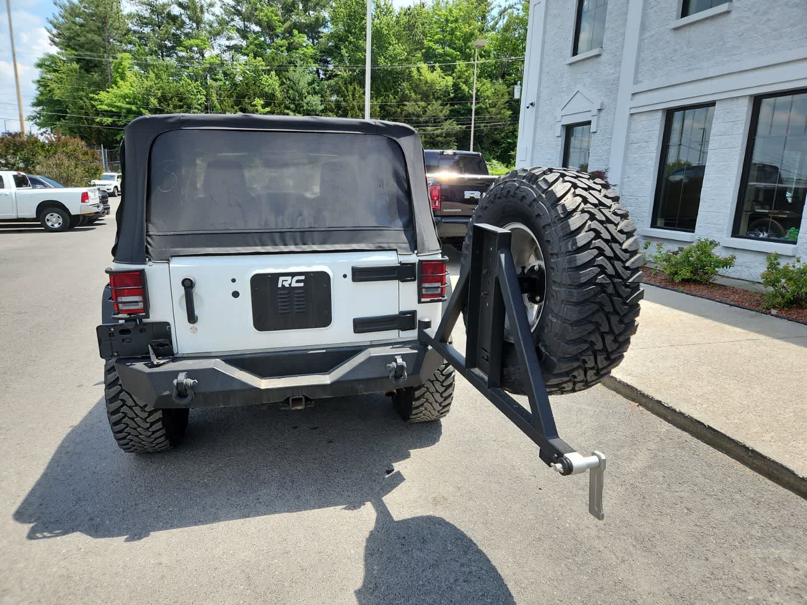 Used 2016 Jeep Wrangler Rubicon w/ Power Convenience Group AWD/4WD image 26
