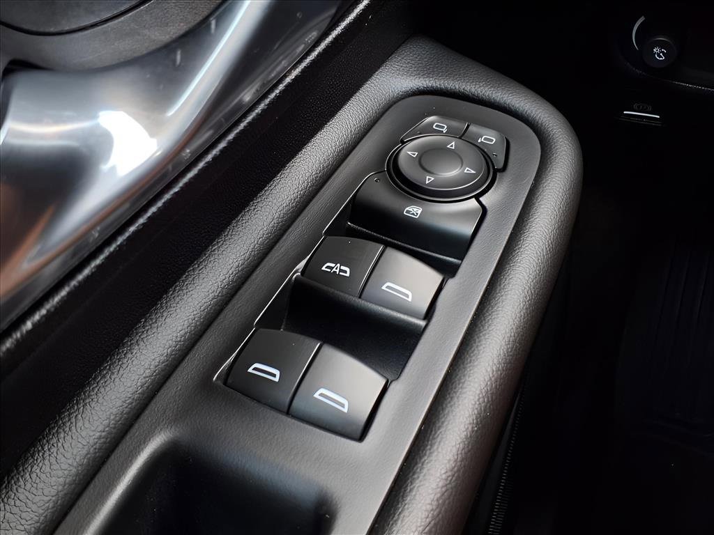 Used 2024 GMC Terrain SLT image 15