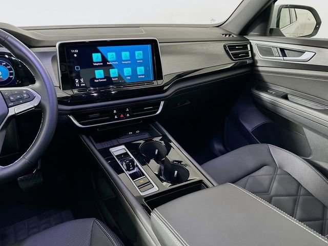 Used 2025 Volkswagen Atlas Cross Sport SE image 24