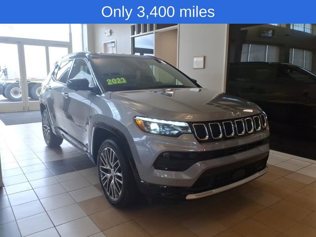 Used 2023 Jeep Compass Limited w/ Elite Group AWD/4WD image 3