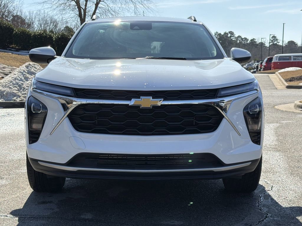 Used 2025 Chevrolet Trax LT image 8