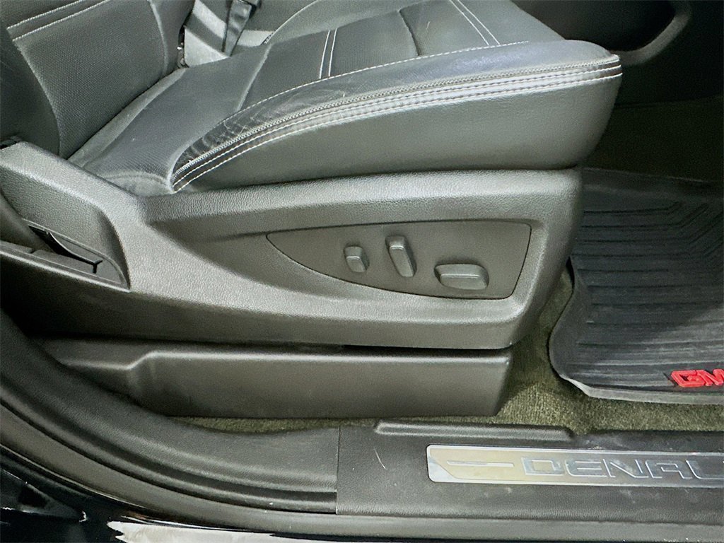 Used 2018 GMC Yukon XL Denali w/ Enhanced Security Package image 24