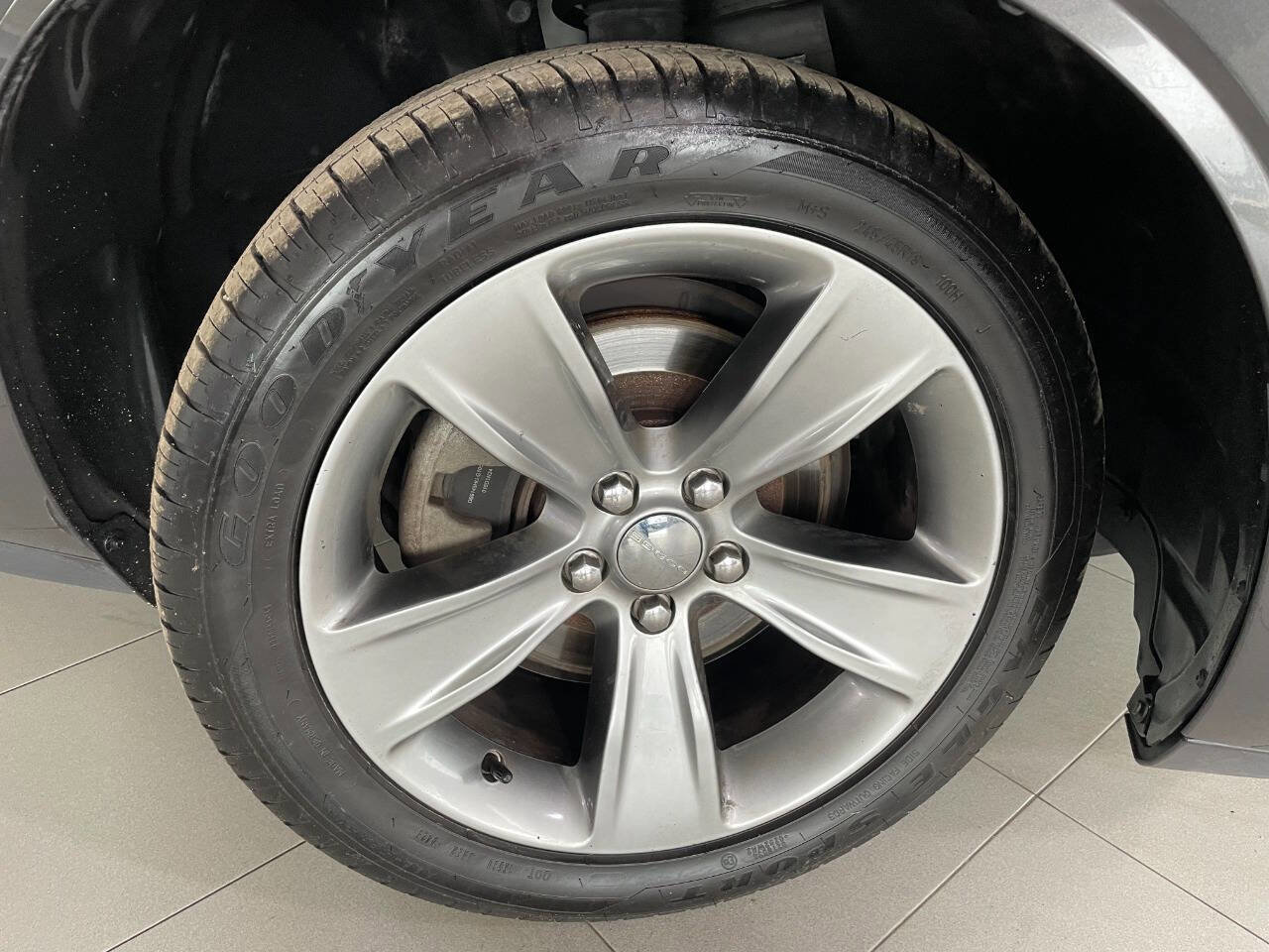 Used 2019 Dodge Challenger SXT image 9