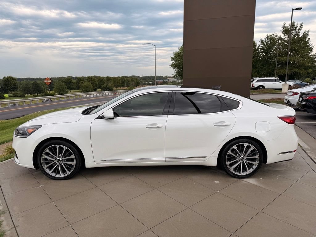 Used 2017 Kia Cadenza Technology FWD image 6