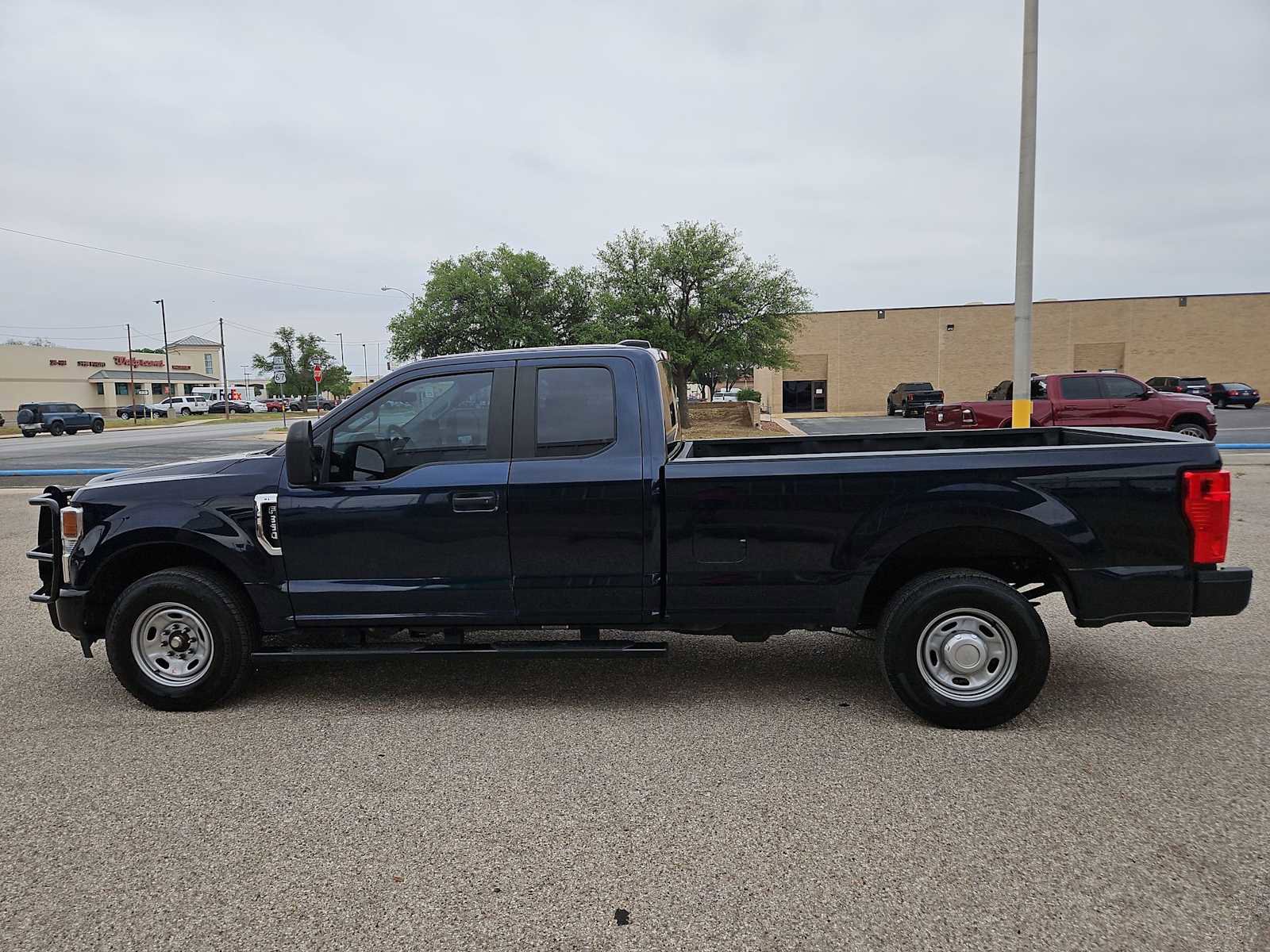 Used 2022 Ford F350 XL image 5
