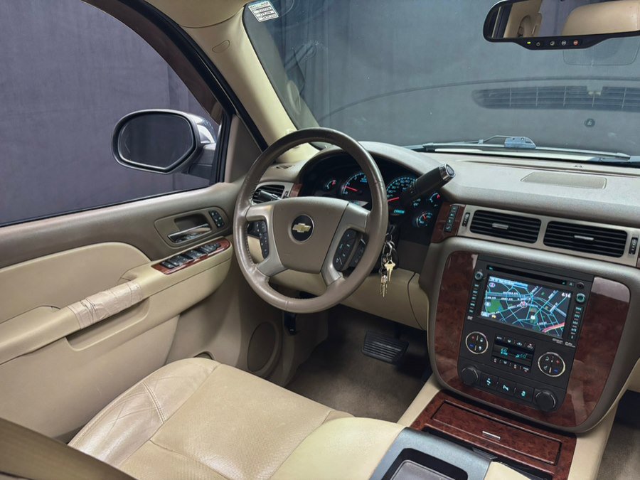 Used 2013 Chevrolet Avalanche LTZ AWD/4WD image 38