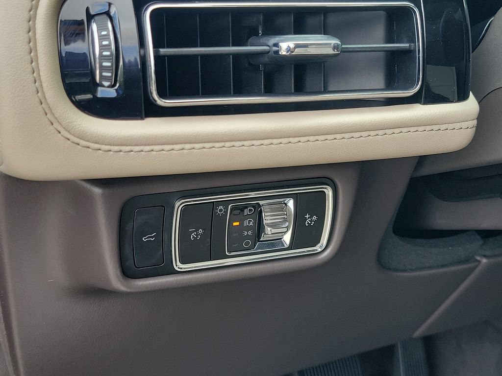 Certified 2023 Lincoln Aviator 2WD w/ Class IV Trailer Tow Package image 20