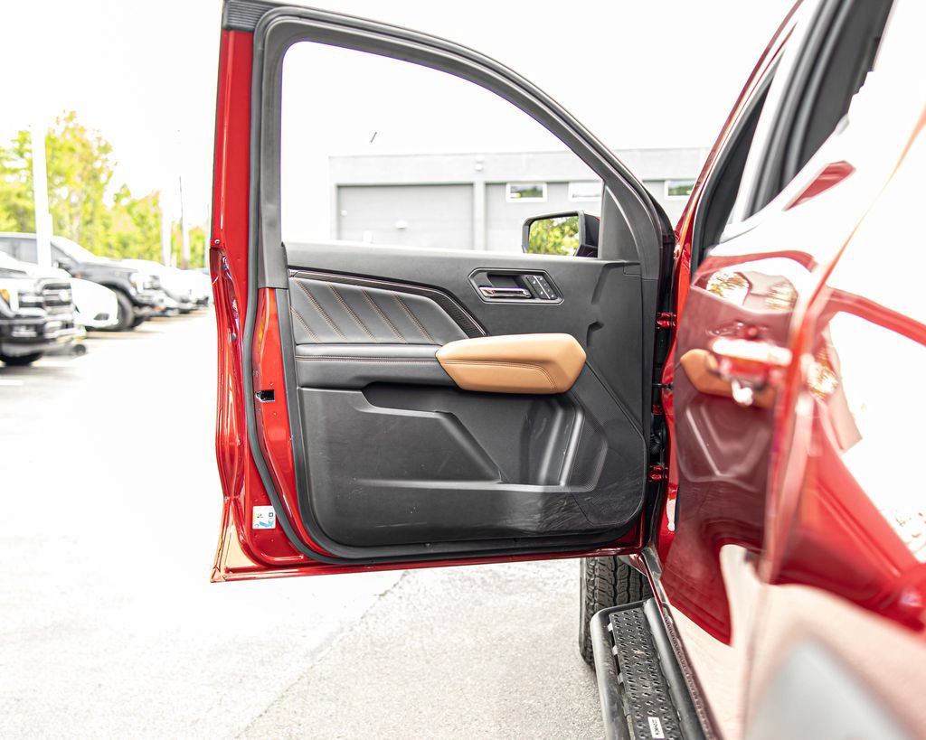 Used 2024 GMC Canyon AT4 w/ AT4 Premium Package AWD/4WD image 30