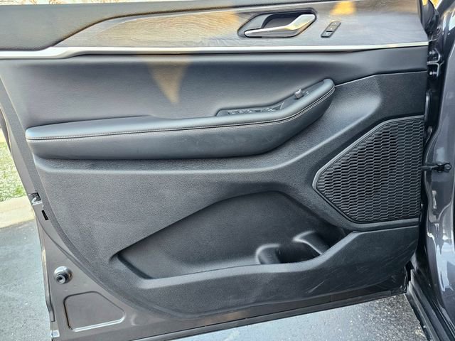 Used 2023 Jeep Grand Cherokee L Limited w/ Luxury Tech Group II image 21