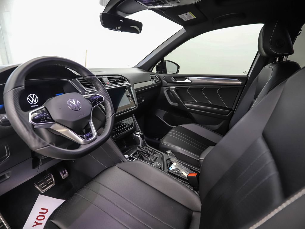Used 2024 Volkswagen Tiguan SE R-Line image 10