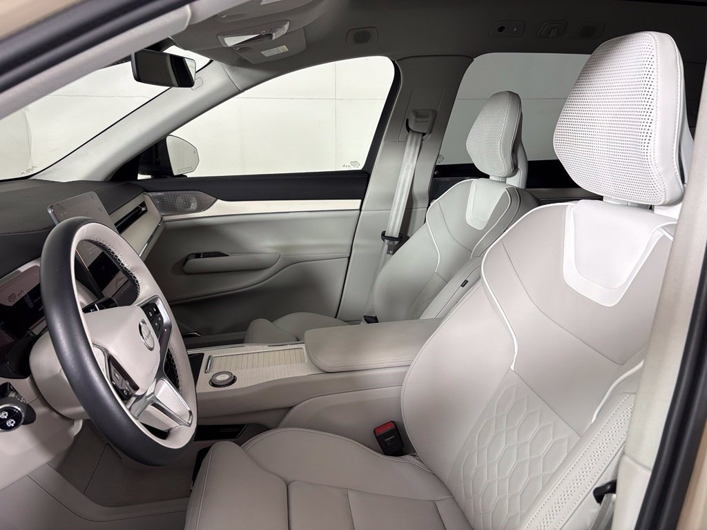 Used 2025 Volvo EX90 Ultra AWD/4WD image 18