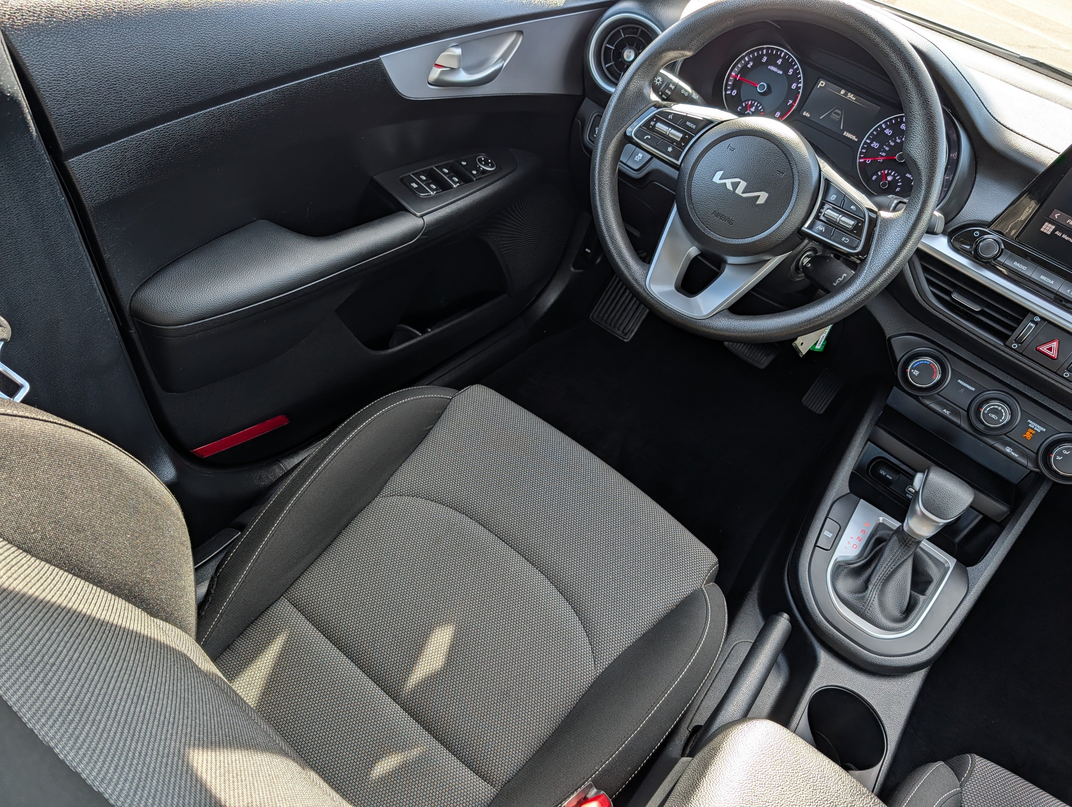 Certified 2024 Kia Forte LXS w/ LXS Technology Package FWD image 9