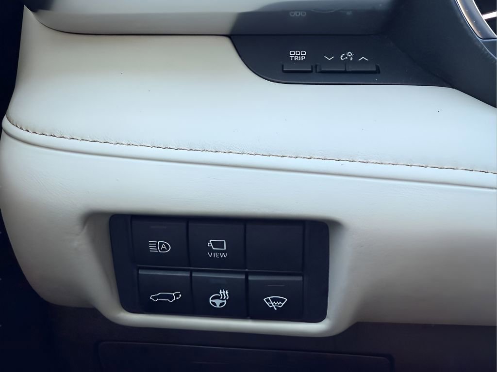 Used 2020 Toyota Highlander Limited image 25