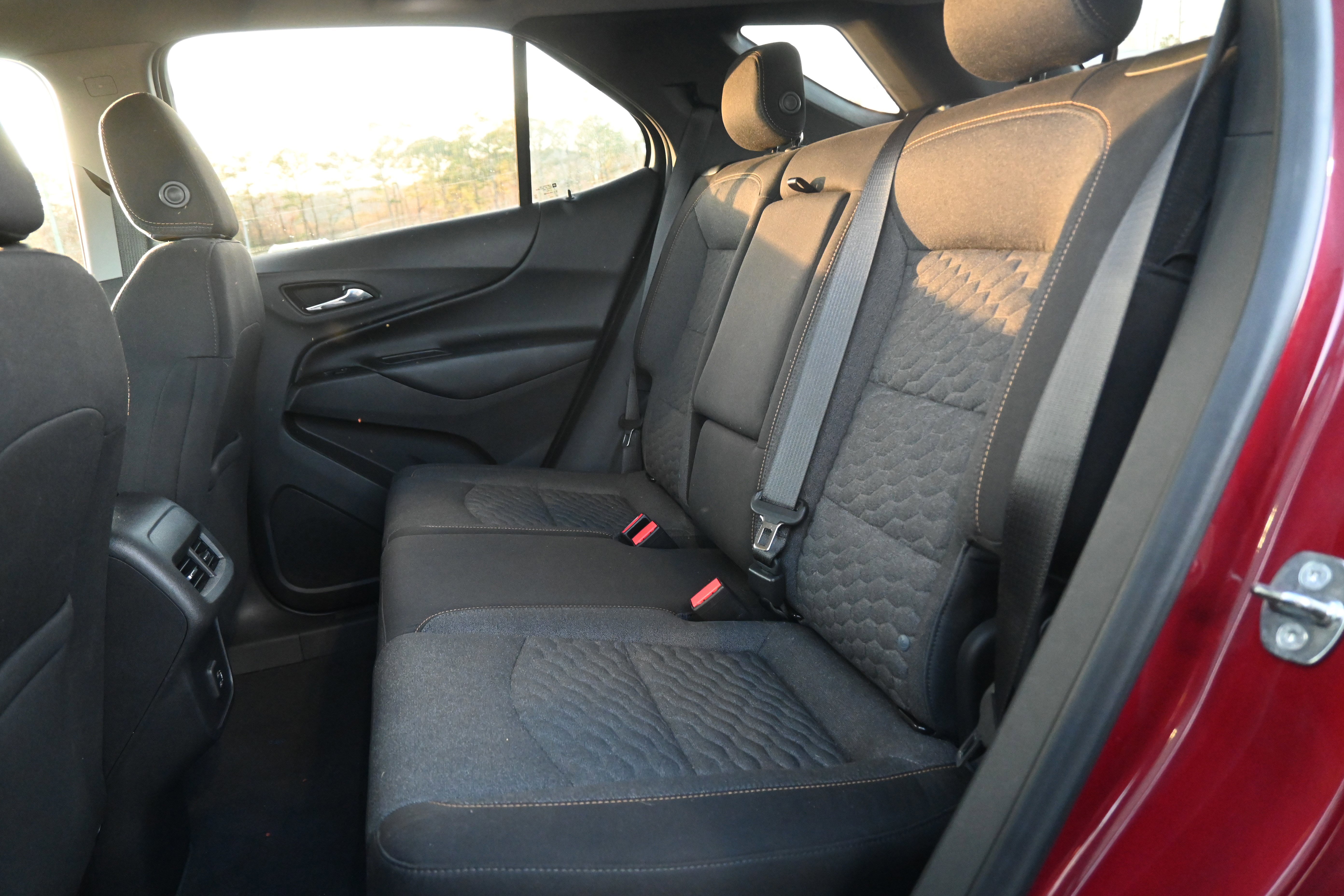 Used 2020 Chevrolet Equinox LT image 30