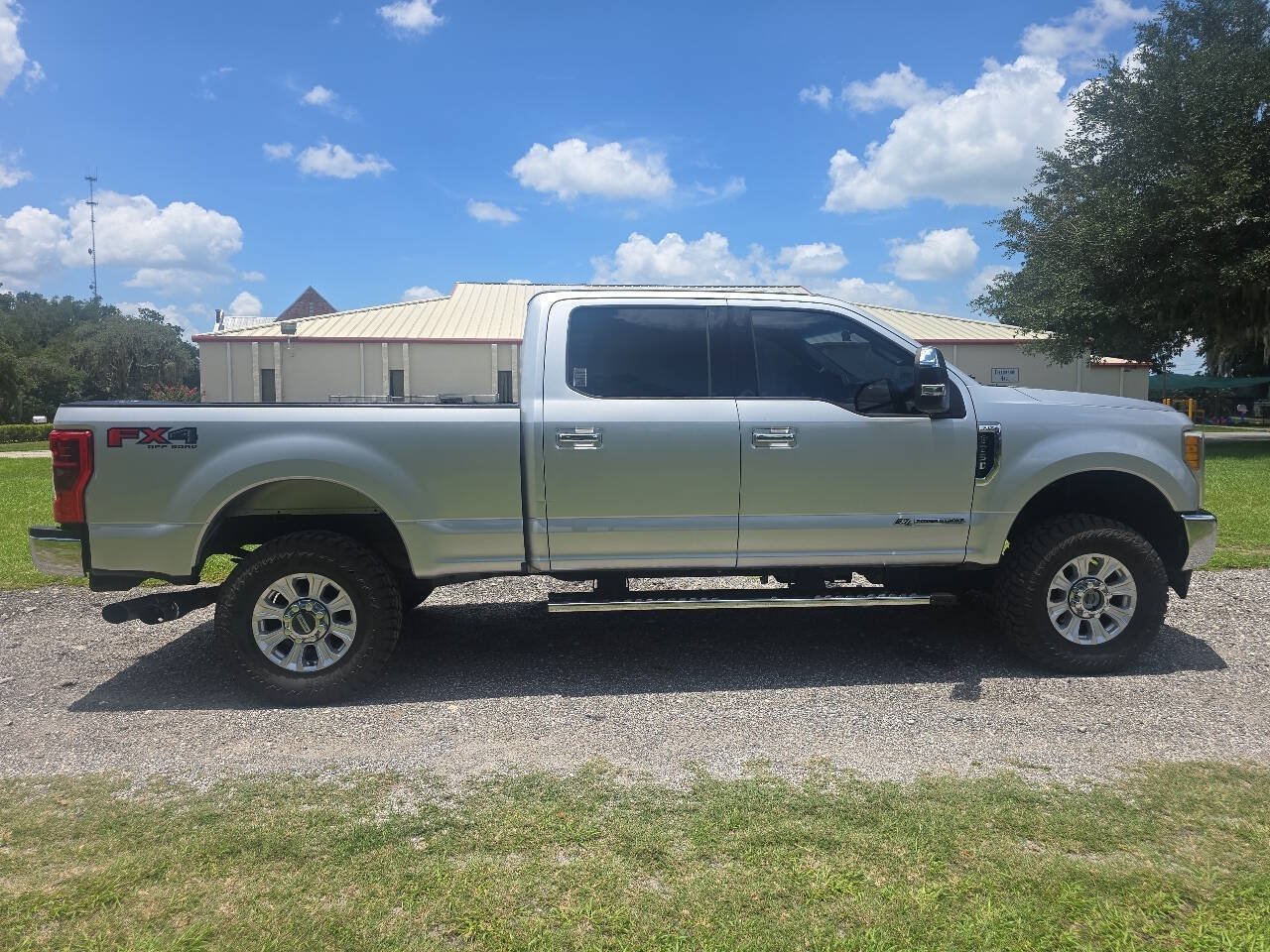 Used 2017 Ford F250 XLT w/ XLT Premium Package AWD/4WD image 6