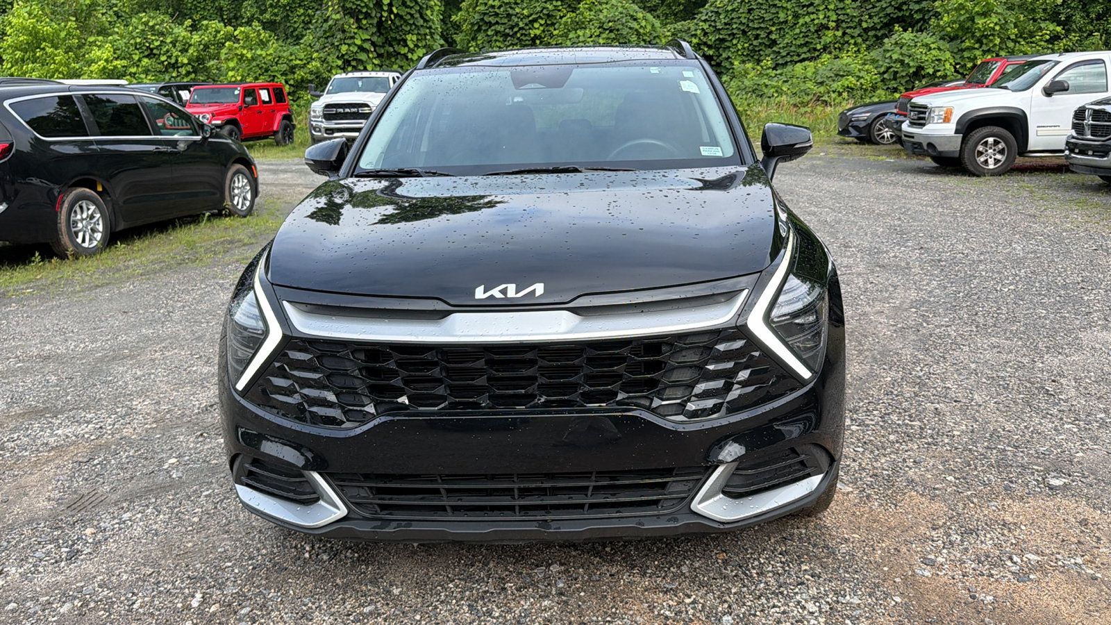 Used 2025 Kia Sportage EX w/ Premium Package FWD image 3