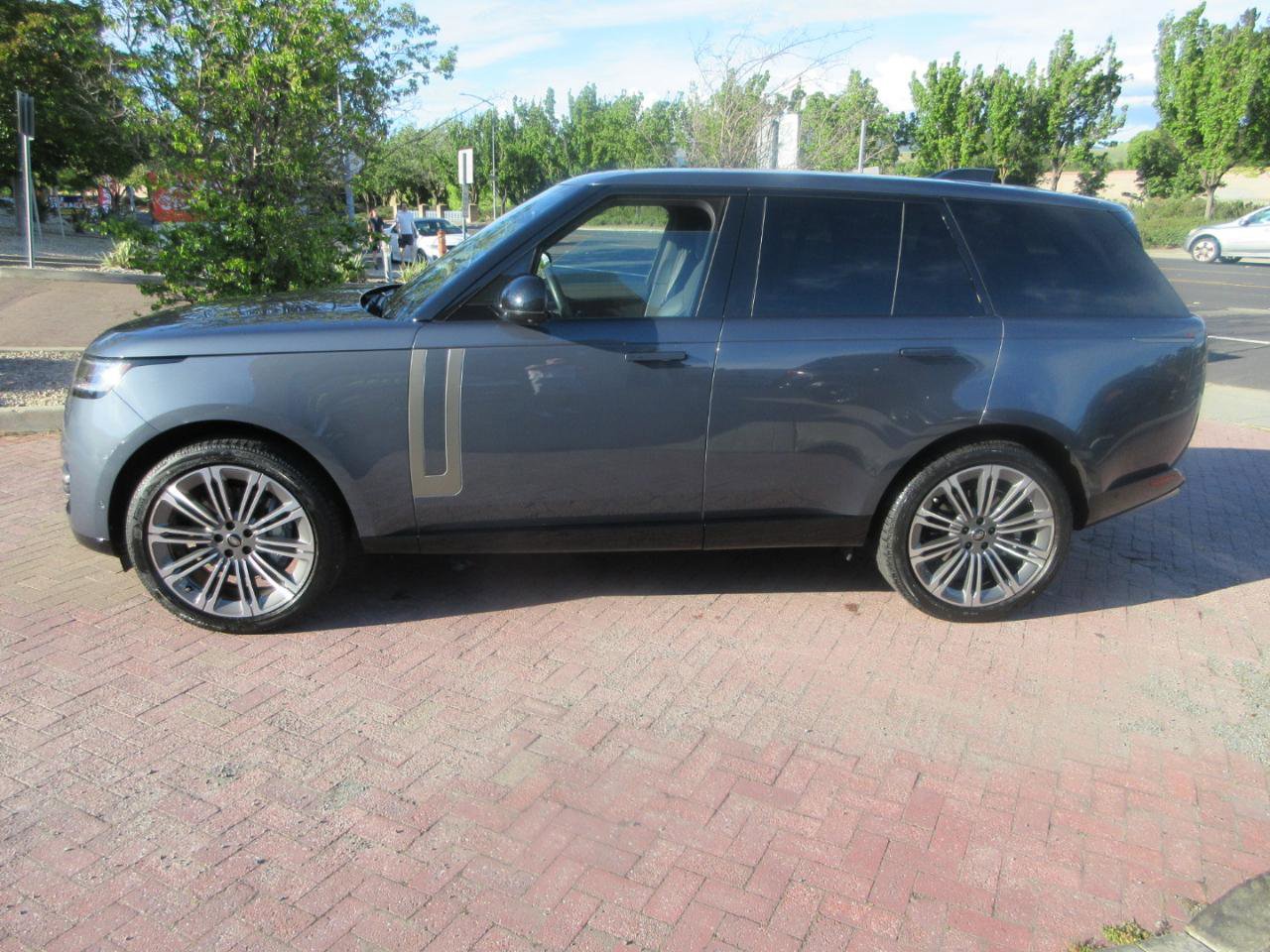 Used 2025 Land Rover Range Rover SE AWD/4WD image 87