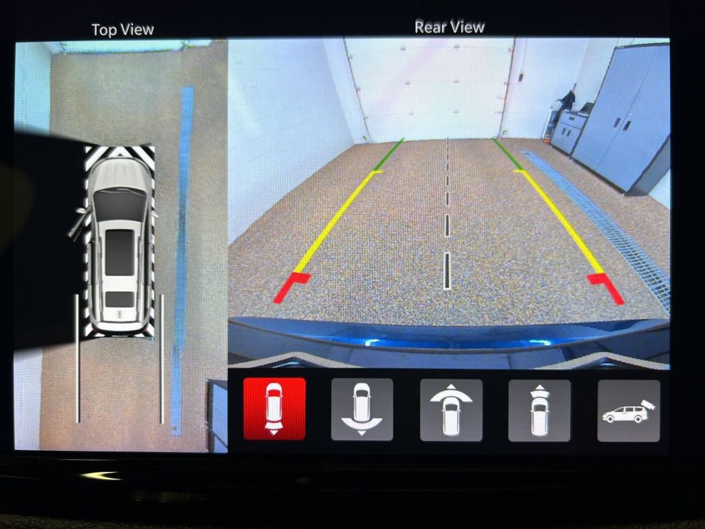 Used 2024 Chrysler Pacifica Pinnacle w/ Trailer Tow Group image 20