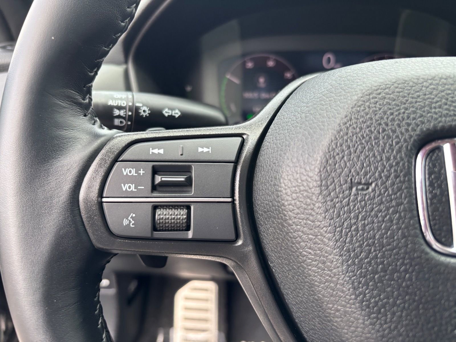 Certified 2024 Honda Accord Sport image 30