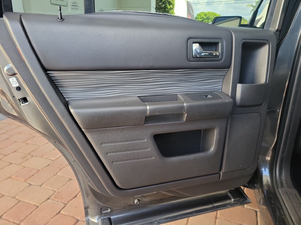 Used 2019 Ford Flex Limited w/ Equipment Group 301A FWD image 17