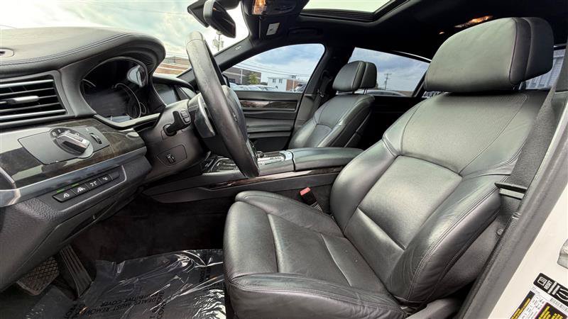 Used 2014 BMW 750Li RWD image 24