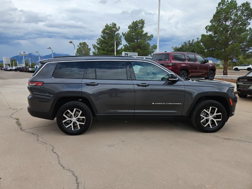 Certified 2025 Jeep Grand Cherokee L Limited w/ Luxury Tech Group II AWD/4WD image 4