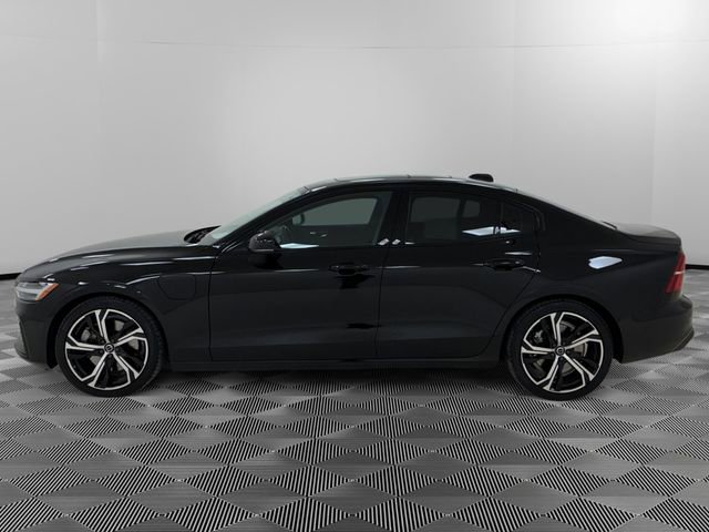 Used 2023 Volvo S60 T8 Plus image 6