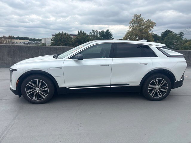 Certified 2023 Cadillac Lyriq AWD image 2