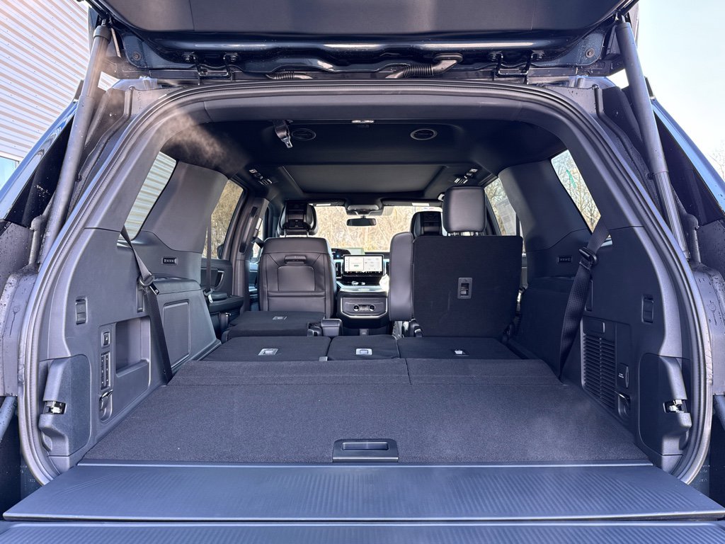 New 2026 Ford Expedition Platinum w/ Stealth Appearance Package AWD/4WD image 6
