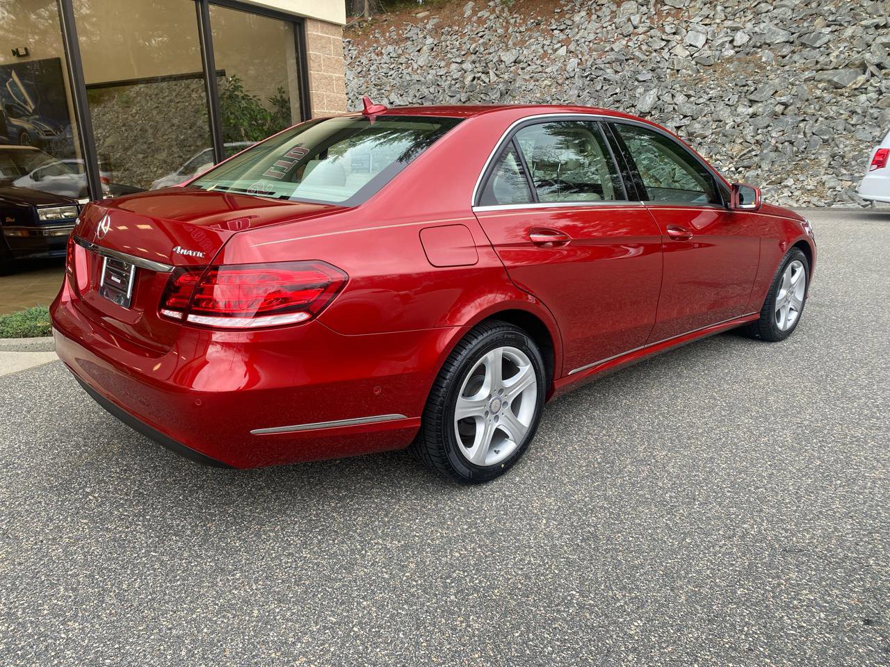 Used 2016 Mercedes-Benz E 350 4MATIC Sedan image 2
