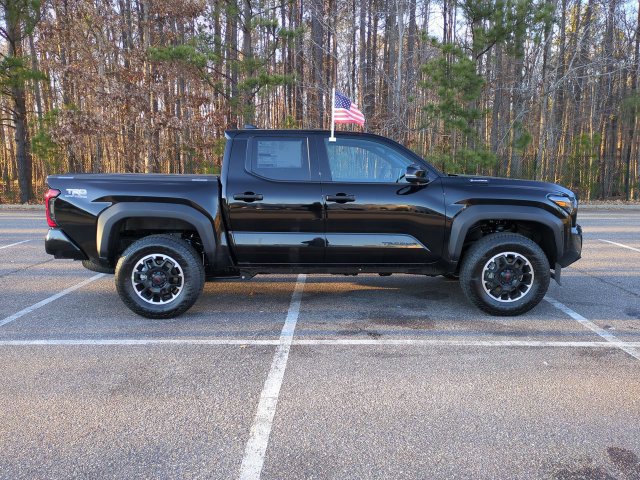 Used 2026 Toyota Tacoma TRD Off-Road w/ TRD Off Road Upgrade Package AWD/4WD image 3