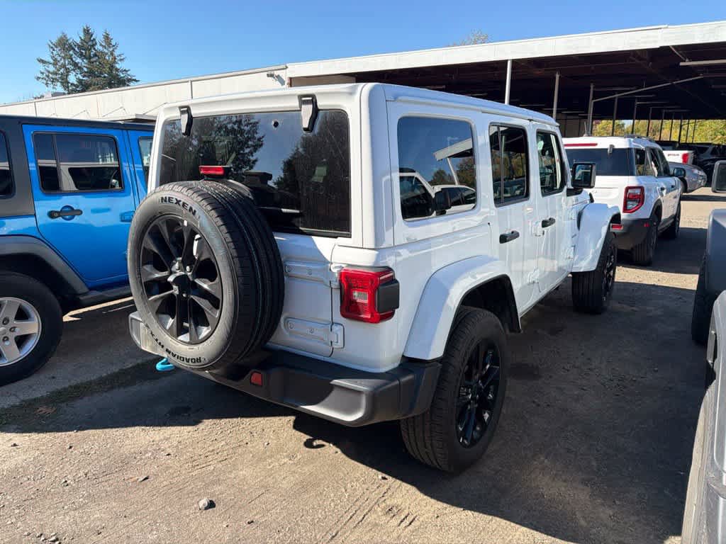Used 2024 Jeep Wrangler Unlimited Sahara AWD/4WD image 5