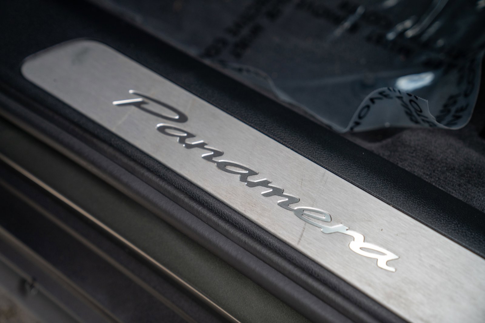 Certified 2025 Porsche Panamera image 12