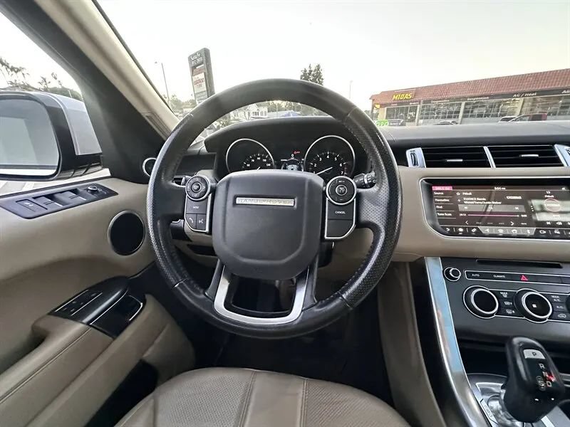 Used 2017 Land Rover Range Rover Sport SE AWD/4WD image 29
