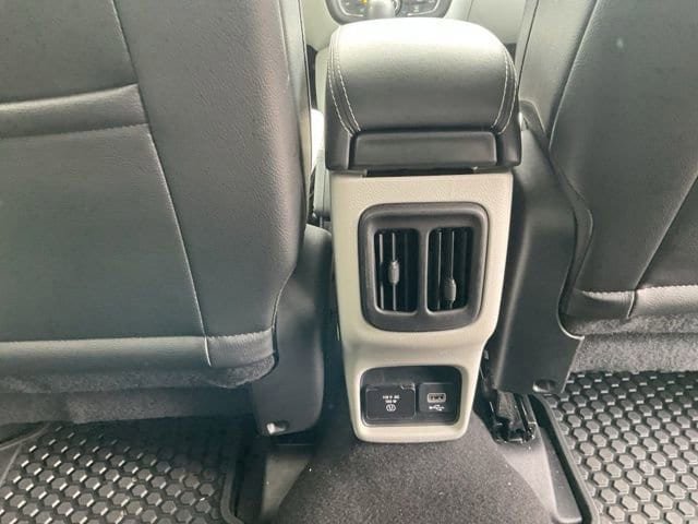 Used 2021 Jeep Compass Latitude w/ Convenience Group FWD image 16