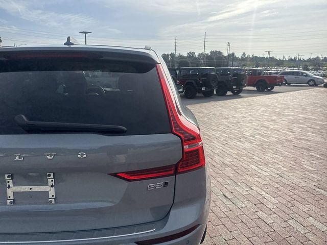 Used 2025 Volvo XC60 B5 Core w/ Protection Package Premier AWD/4WD image 11