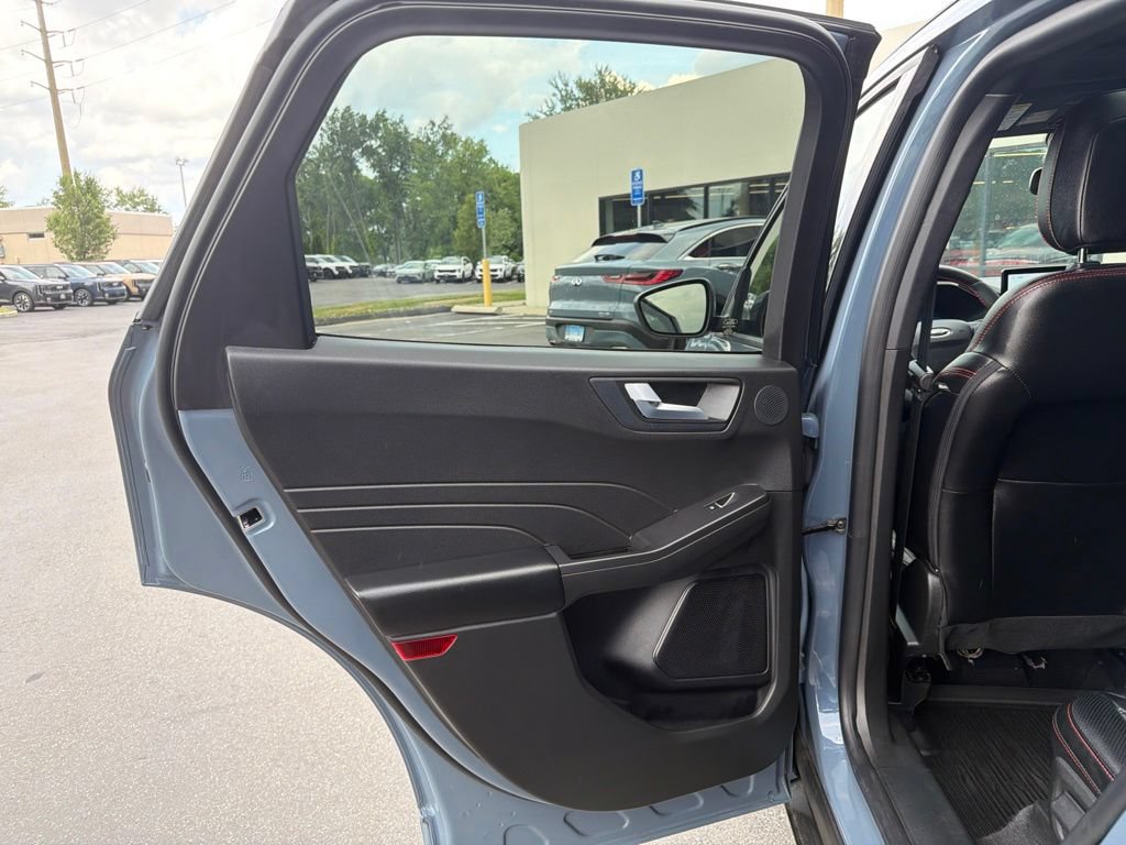 Used 2023 Ford Escape ST-Line Elite w/ Premium Technology Package AWD/4WD image 18