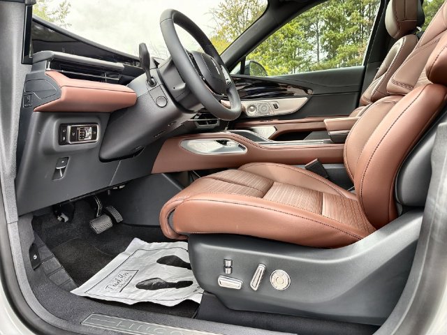 New 2026 Lincoln Nautilus Reserve AWD/4WD image 12