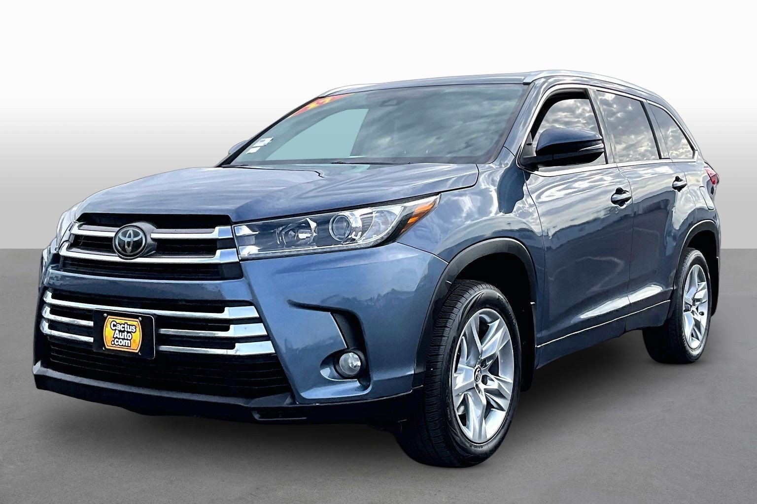 Used 2017 Toyota Highlander Limited w/ Carpet Mat Package FWD image 1