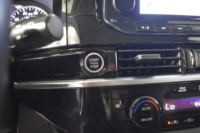 Used 2023 Nissan Pathfinder SL AWD/4WD image 18