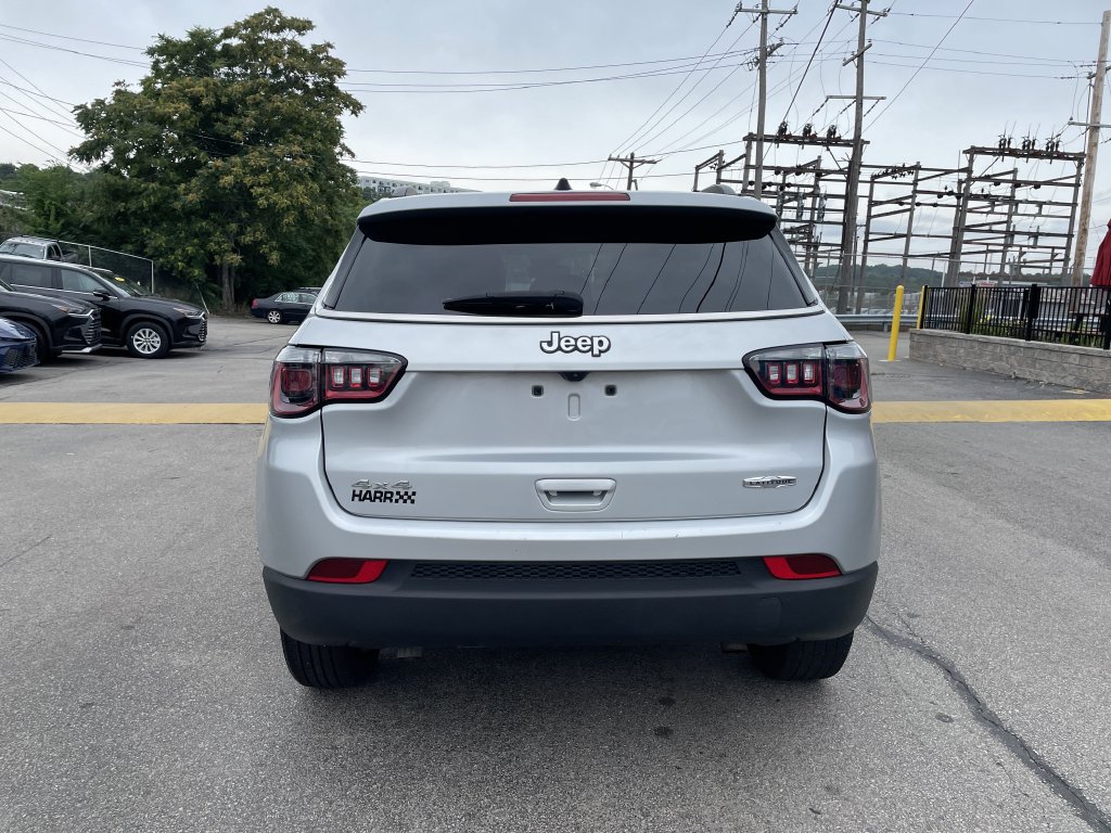 Used 2024 Jeep Compass Latitude AWD/4WD image 4