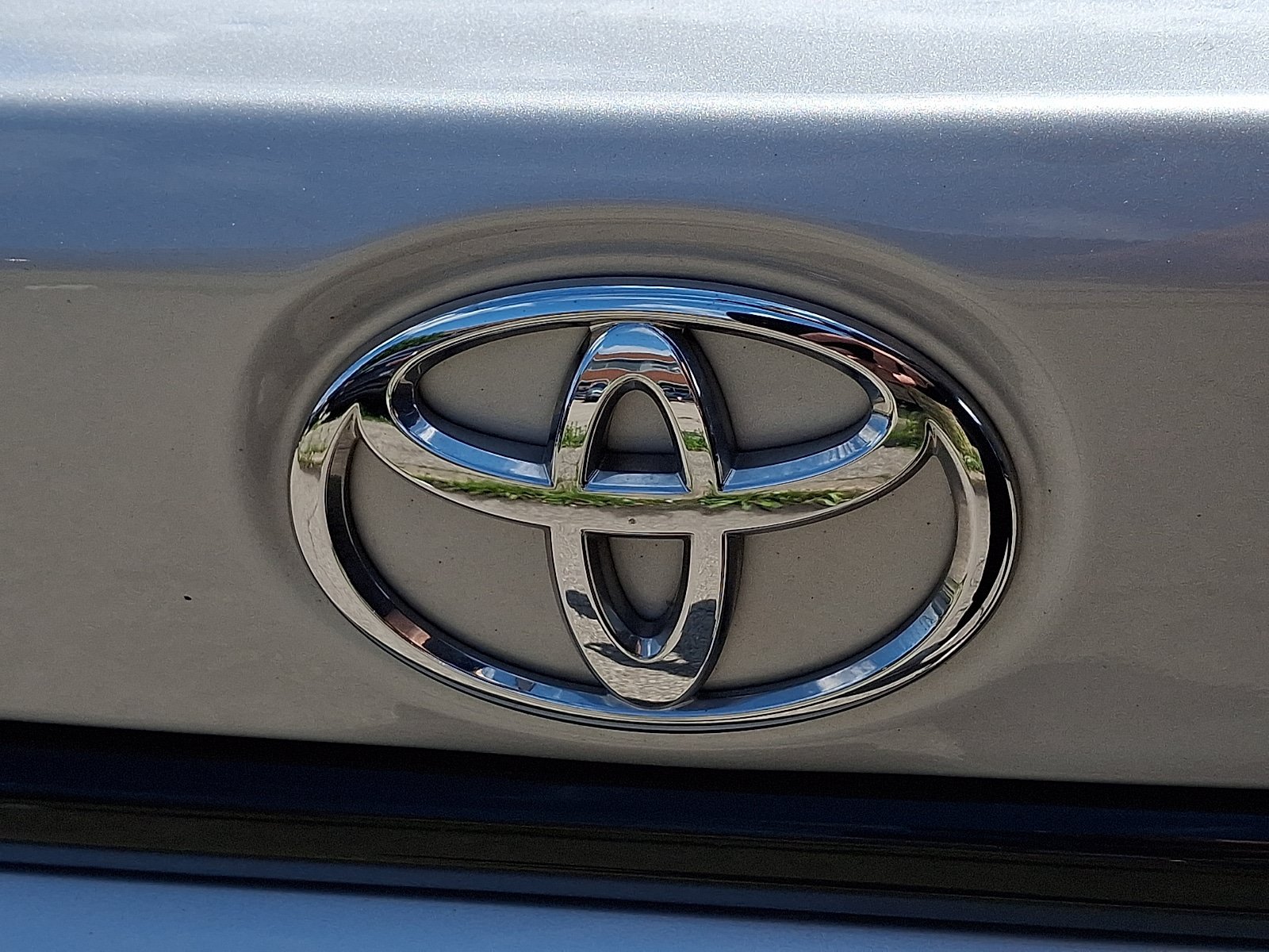 Used 2024 Toyota Corolla LE FWD image 28